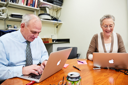 Drs. William Gahl and Cynthia Tifft answer questions about the Undiagnosed Diseases Network (UDN) for a Reddit AMA on March 3, 2017. Credit: Ernesto Del Aguila III, NHGRI.