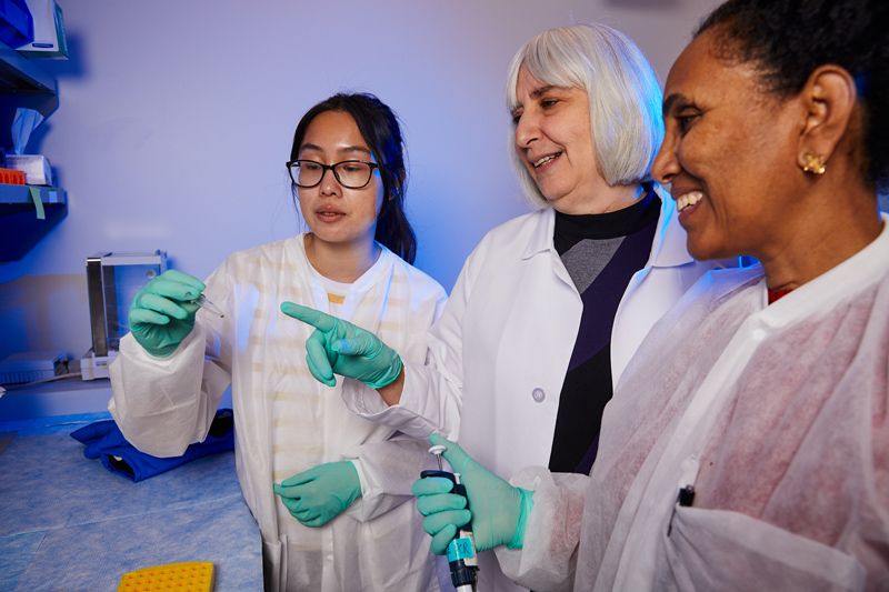 Ellen Sidransky with her lab members.