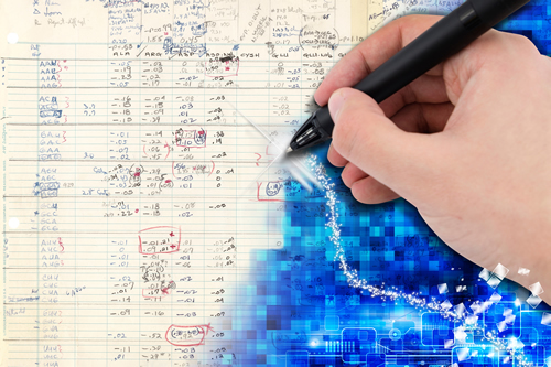 A hand holding a special smart pen uses the LabGenius notebook technique.